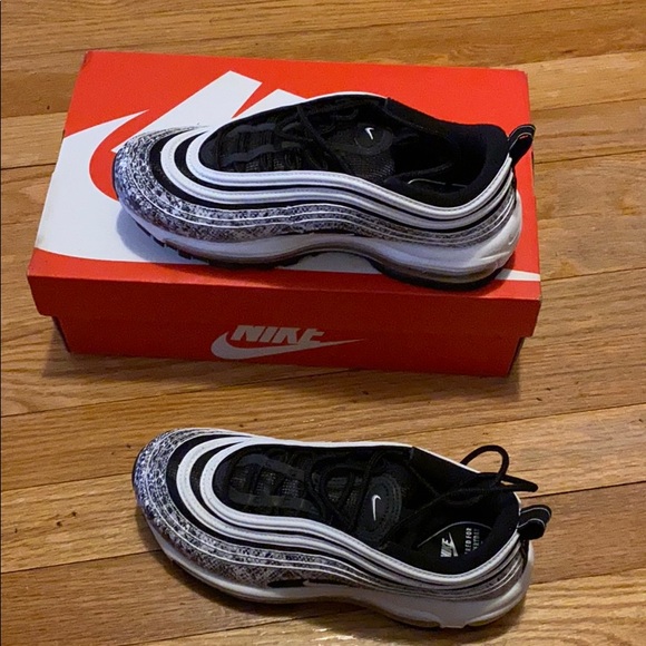 Men s Shoes For Sale in Crawford Texas Facebook Marketplace Men s Shoes For Sale in Crawford Texas Facebook Marketplace